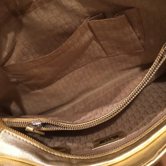 Purse - Picture 3 of 3